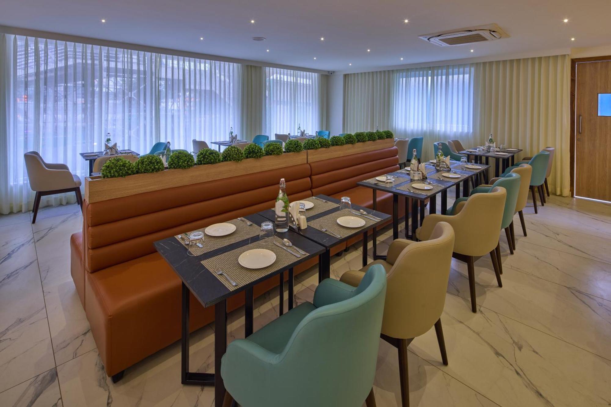 Grand Continent Hebbal A Sarovar Portico Affiliate Hotel Bangalore Dış mekan fotoğraf